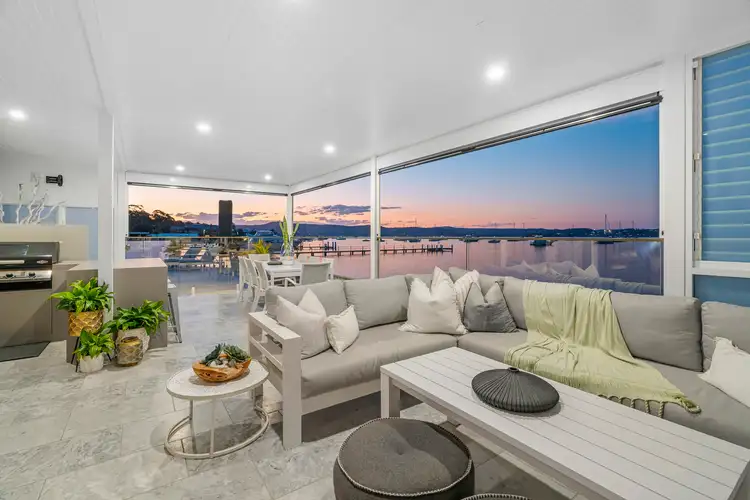 5 & 5a Mimosa Avenue, Saratoga NSW 2251