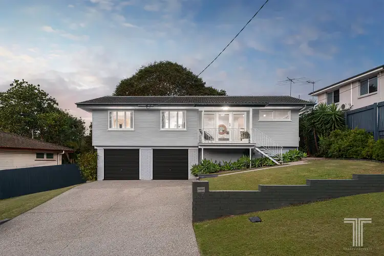 37 Pareena Crescent, Mansfield QLD 4122