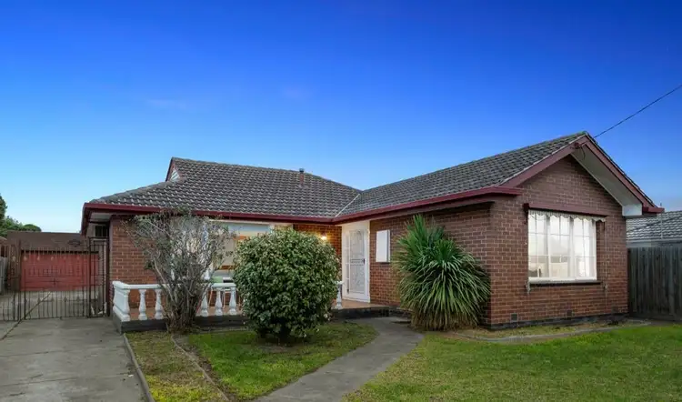 127 Mahoneys Road, Reservoir VIC 3073