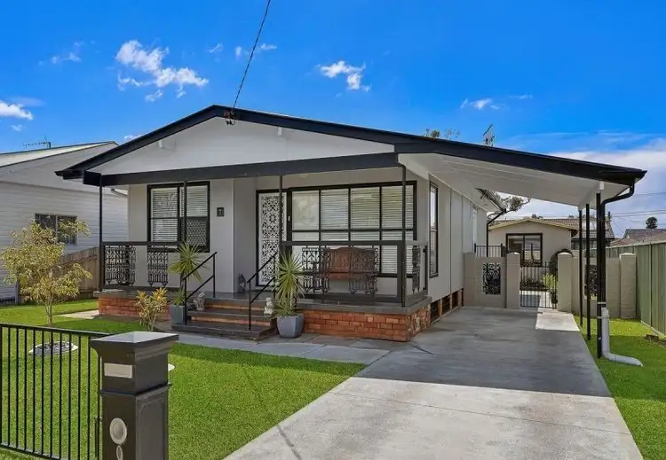 9 Vernon Avenue, Gorokan NSW 2263
