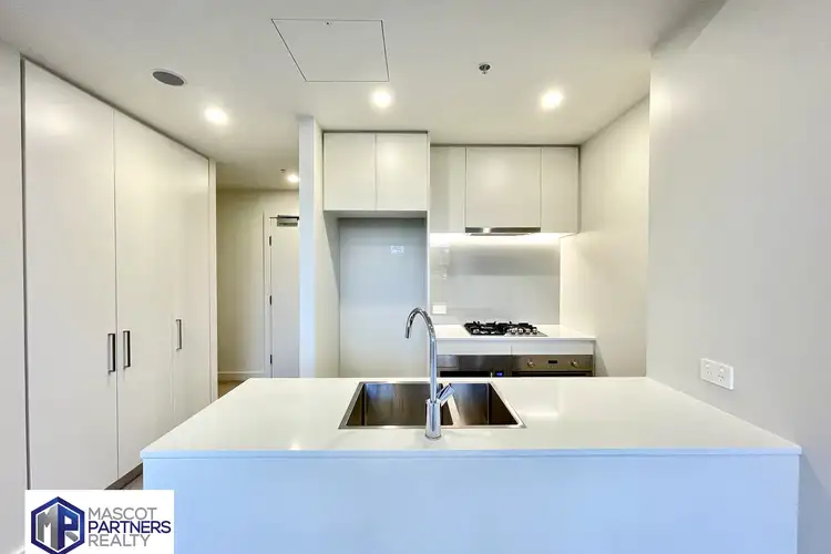 275/213 Princes Highway