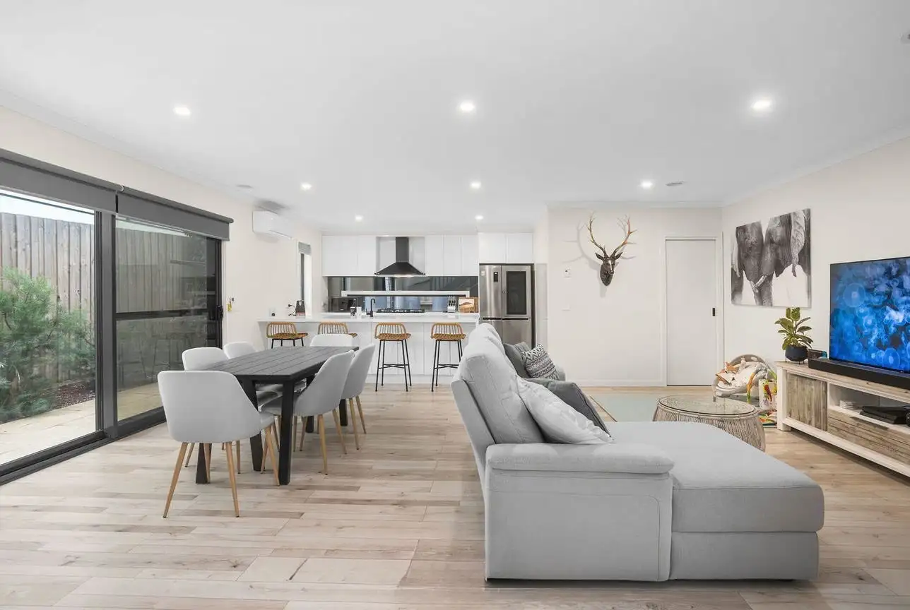 Main view of Homely townhouse listing, 2/8 Lidgate Avenue, Rowville VIC 3178