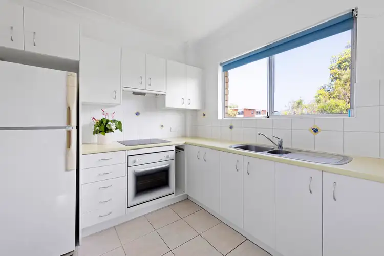 Third view of Homely apartment listing, 4/100 Oaks Avenue, Dee Why NSW 2099