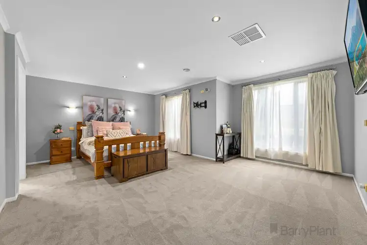 Second view of Homely house listing, 5 Glade Court, Berwick VIC 3806