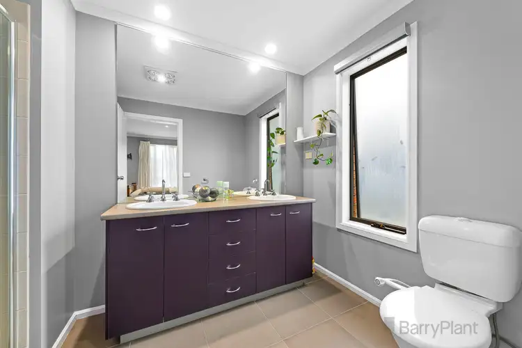 Third view of Homely house listing, 5 Glade Court, Berwick VIC 3806