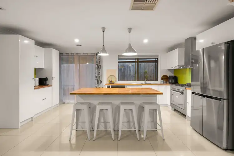 Fifth view of Homely house listing, 4 Katrina Court, Carrum Downs VIC 3201