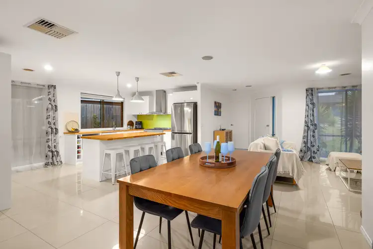 Sixth view of Homely house listing, 4 Katrina Court, Carrum Downs VIC 3201