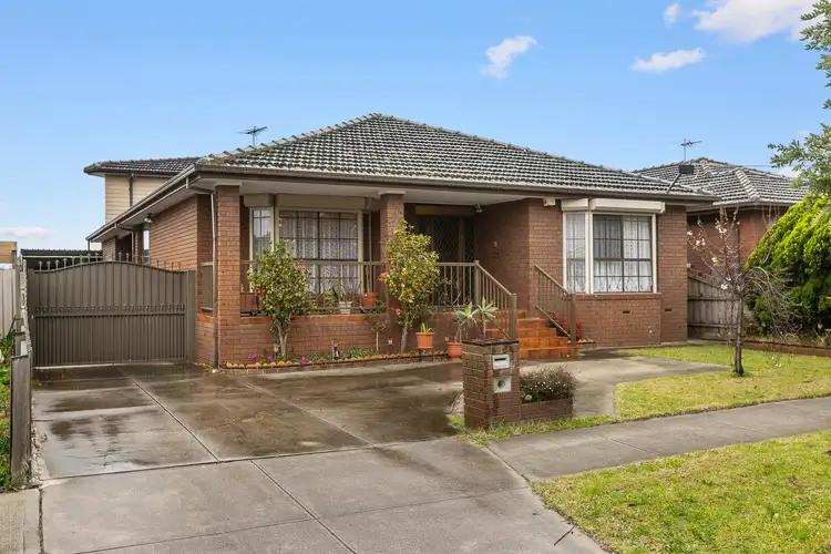 30 Crellin Avenue South, Altona Meadows VIC 3028