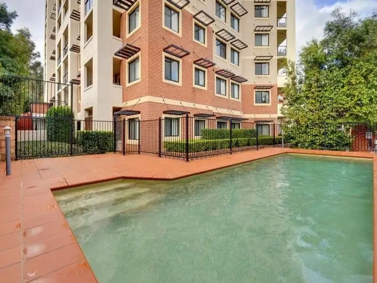 33/6-8 College Crescent, Hornsby NSW 2077