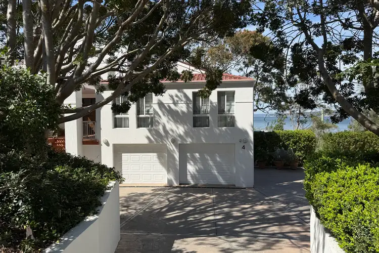 4 Wattle Street, Bolton Point NSW 2283