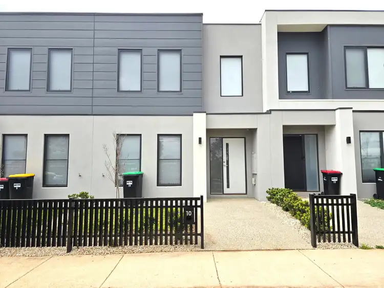 10 Arklay Road, Thornhill Park VIC 3335