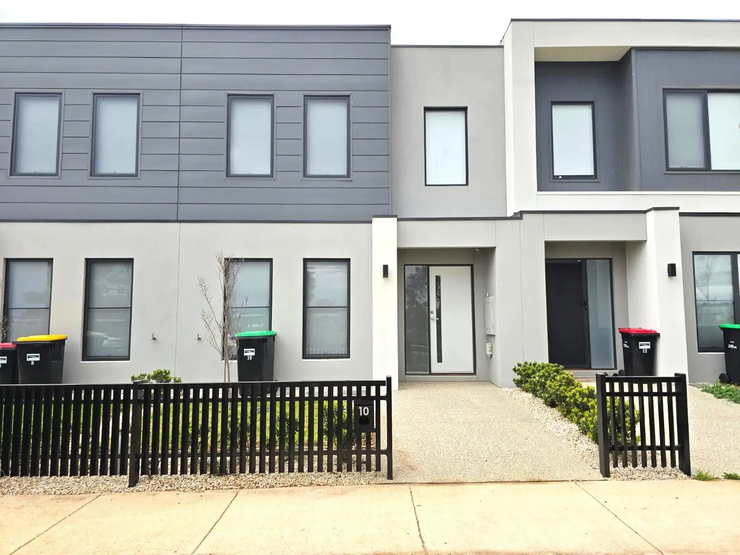 Main view of Homely townhouse listing, 10 Arklay Road, Thornhill Park VIC 3335