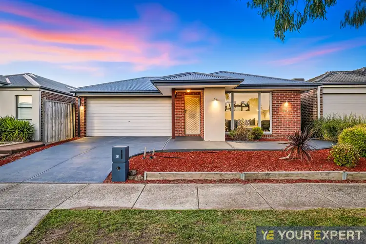 42 Mickleham Drive, Cranbourne North VIC 3977