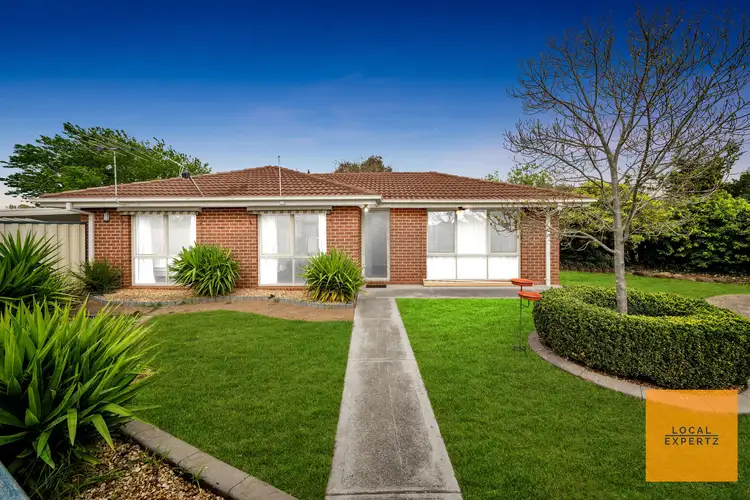8 Sturt Road, Melton South VIC 3338