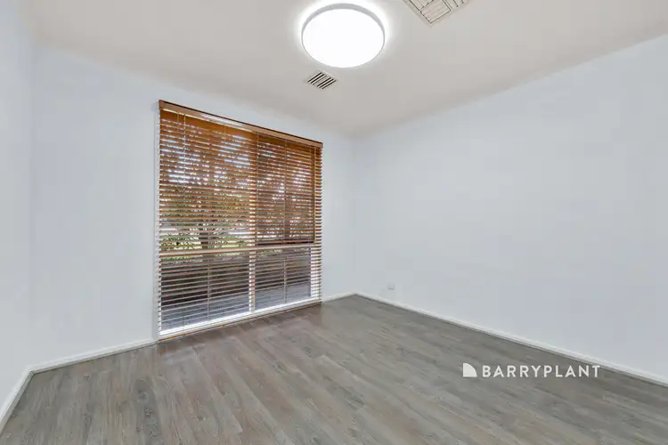 Fourth view of Homely house listing, 8 Beryl Court, Narre Warren VIC 3805