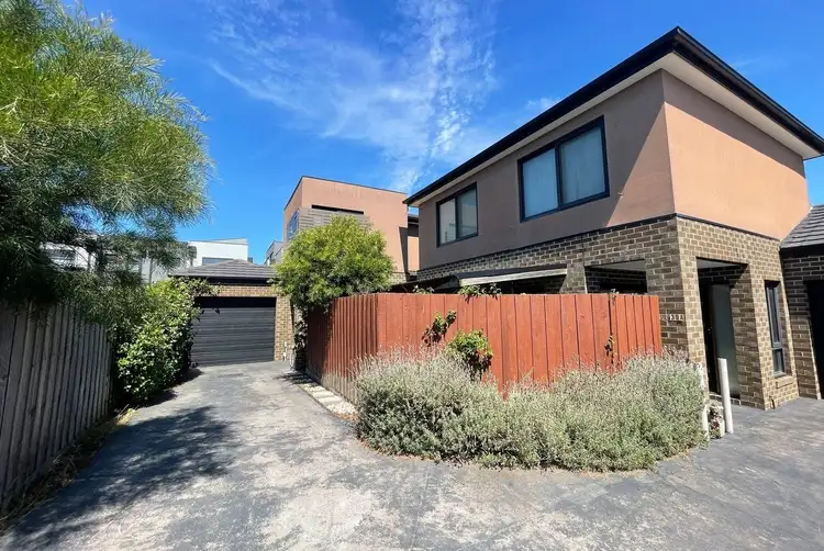 2/30A Oakes Avenue, Clayton South VIC 3169