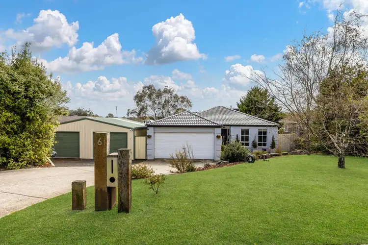 6 Carinya Drive, Gisborne VIC 3437