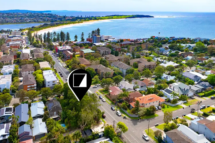 66 Griffin Road, North Curl Curl NSW 2099