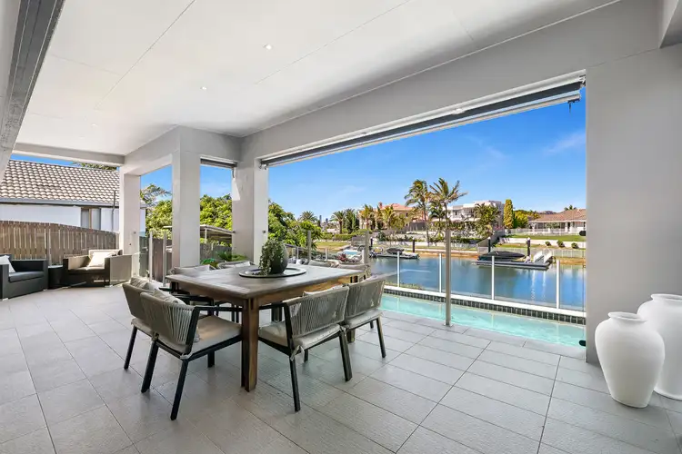 5 Selkirk Avenue, Benowa Waters QLD 4217