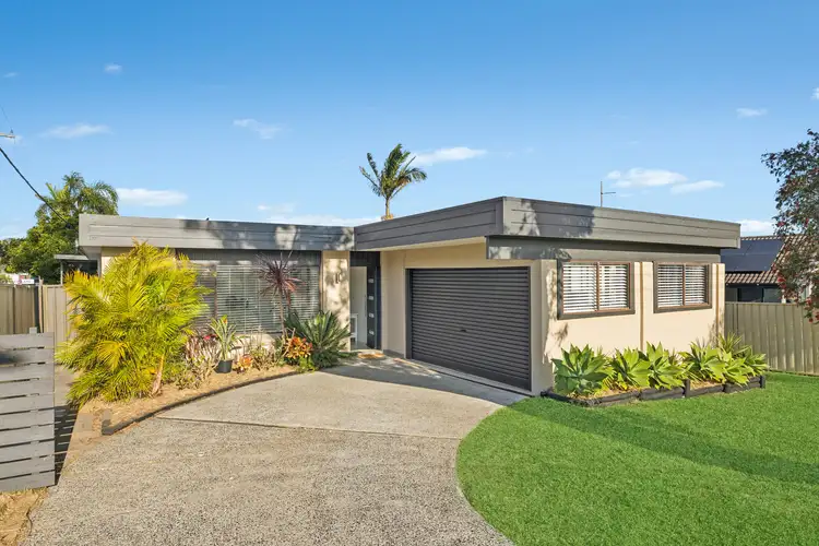 54 Lumby Drive, Bateau Bay NSW 2261