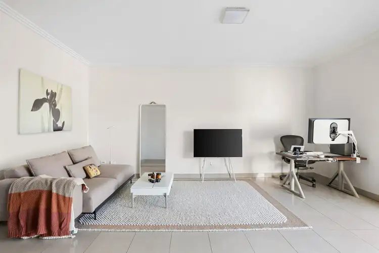 12/11-15 Renwick Street