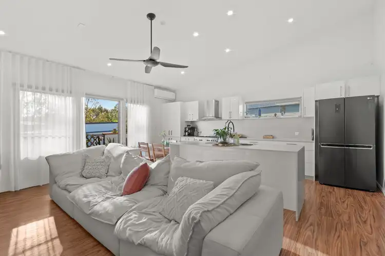 6 Birdie Place, Carbrook QLD 4130