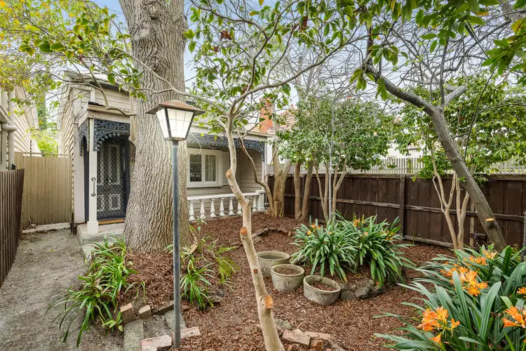 37 Highbury Grove, Prahran VIC 3181