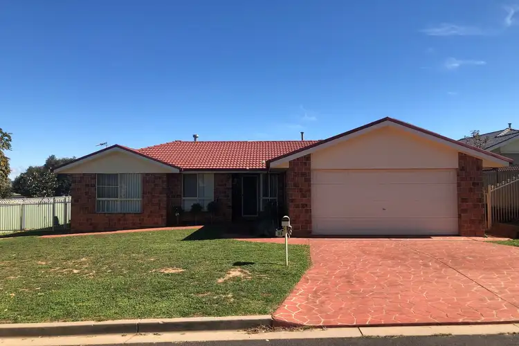 11 Wisteria Place, Orange NSW 2800