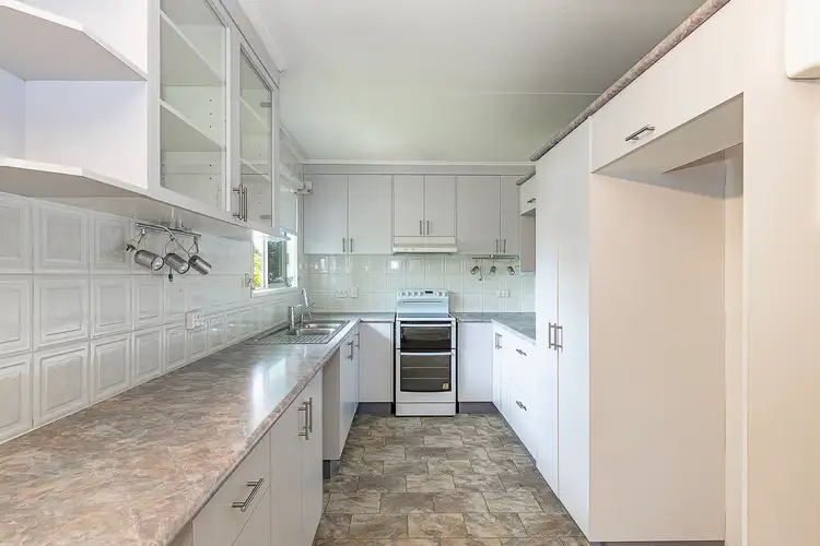 159 Upper Miles Avenue, Kelso QLD 4815