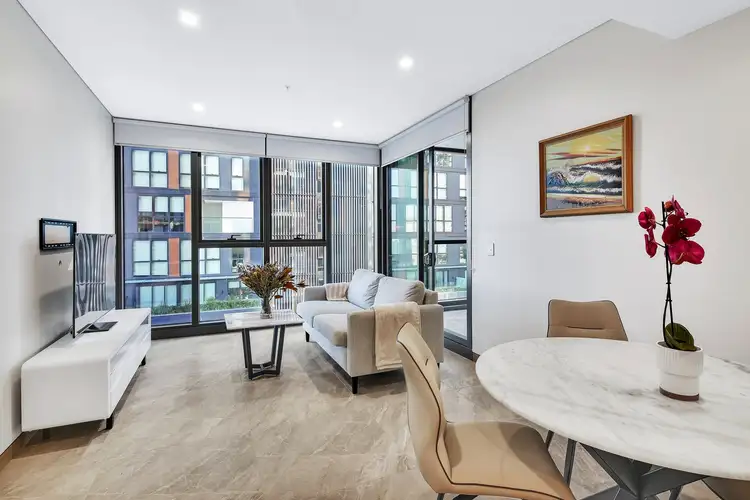 910/88A Christie Street