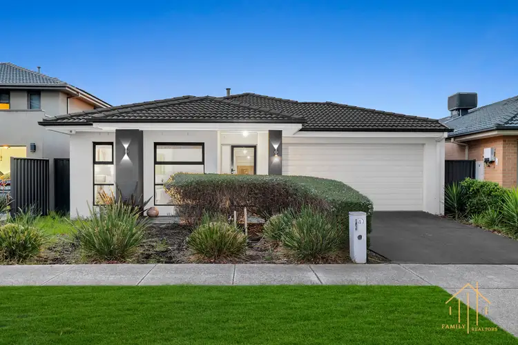 42 Bacchus Road, Cranbourne West VIC 3977