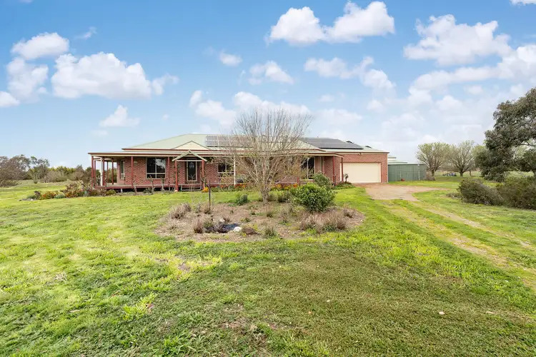 63 Brays Road, Cambrian Hill VIC 3352