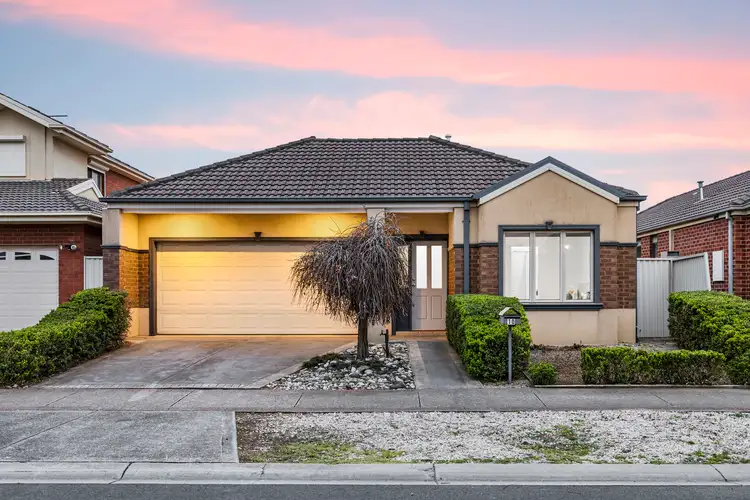 10 Edgbaston Parade, Caroline Springs VIC 3023