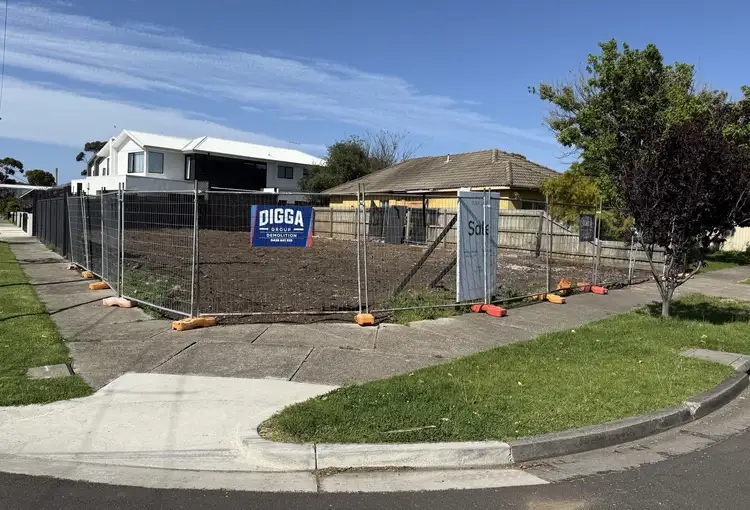 4 Chifley Avenue, Altona VIC 3018