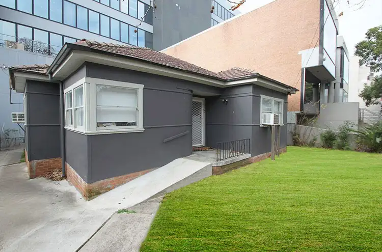 33 Kitchener Parade, Bankstown NSW 2200