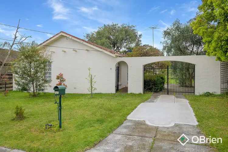 11 Garrylawn Court, Frankston VIC 3199