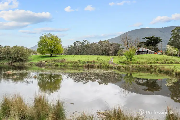 230 Station Road, Wesburn VIC 3799