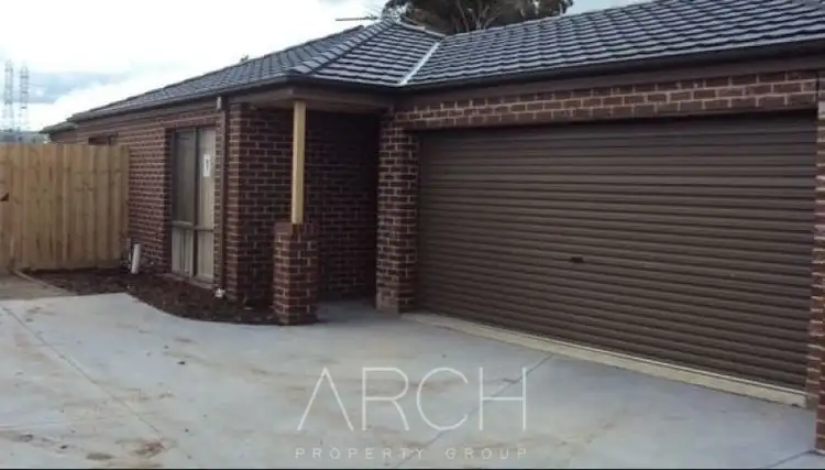 1/50 Pomegranate Way, Pakenham VIC 3810