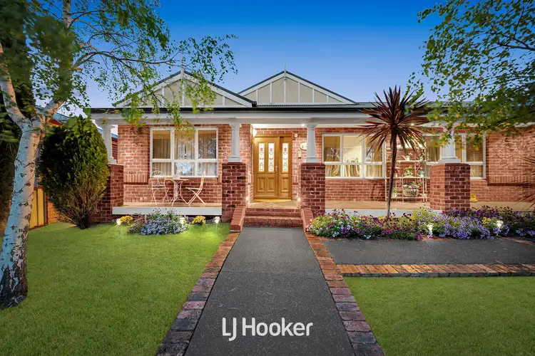 2 Waterville Vista, Cranbourne VIC 3977