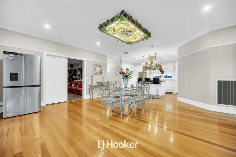 Fifth view of Homely house listing, 2 Waterville Vista, Cranbourne VIC 3977