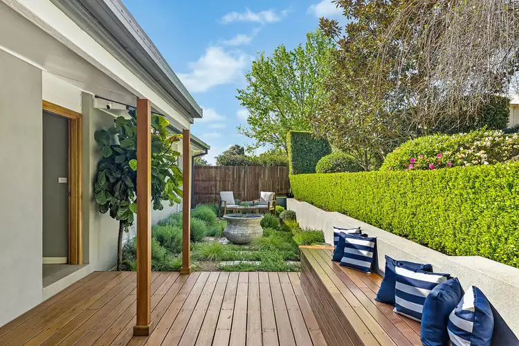 18 Janine Close, Lisarow NSW 2250