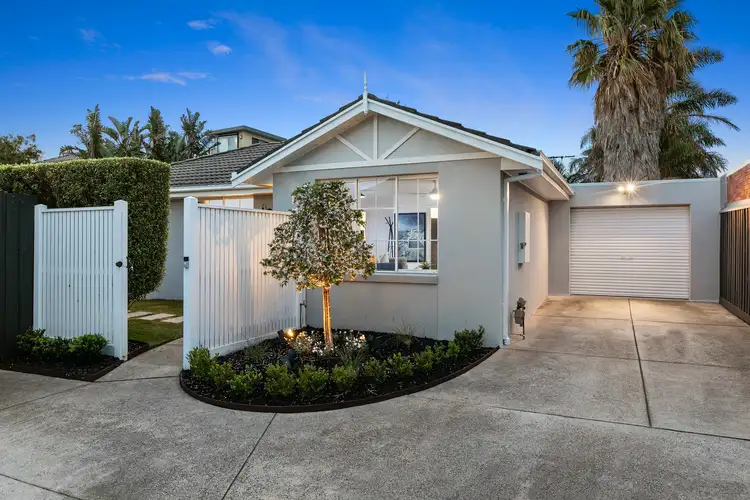 2/67 Queen Street, Altona VIC 3018