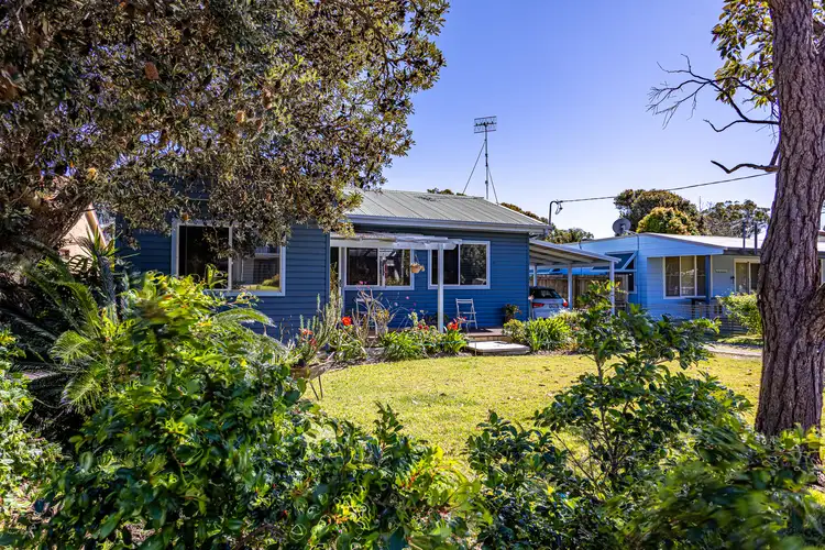 15 Mermaid Avenue, Hawks Nest NSW 2324