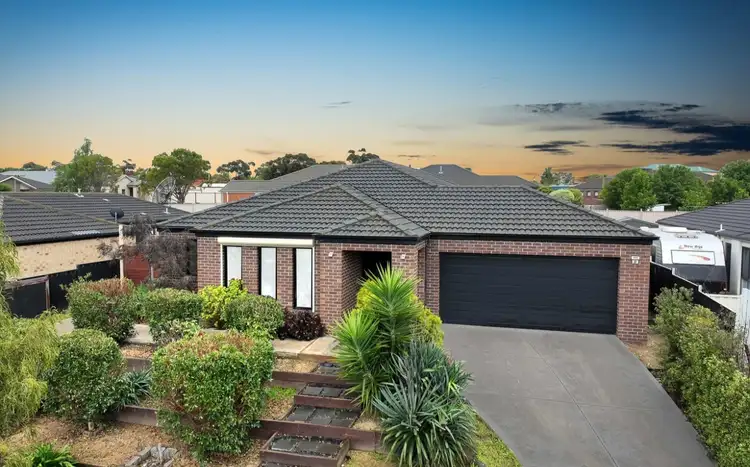 33 Rain Lover Drive, Kurunjang VIC 3337