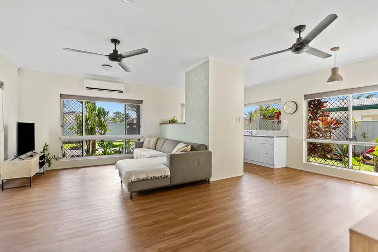 9 Hammond Court, Mooroobool QLD 4870