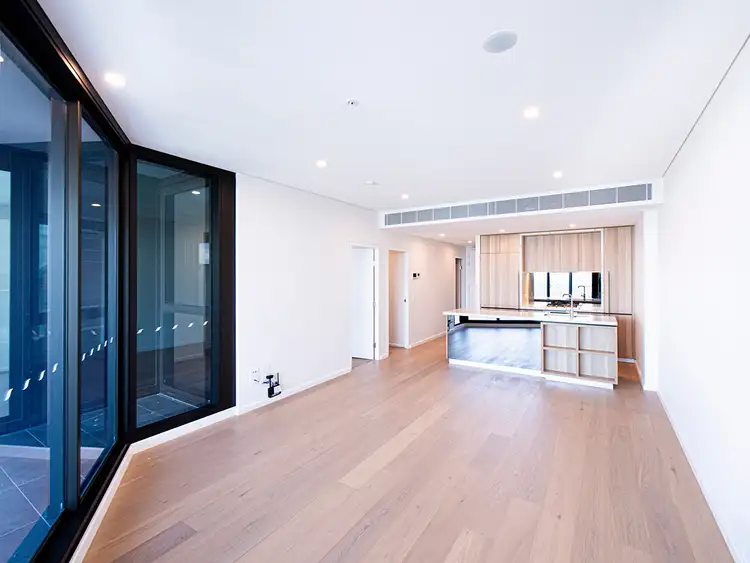 2705/500 Pacific Highway