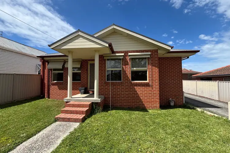 1/823 Barkly Street, Mount Pleasant VIC 3350