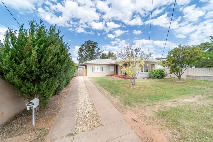 30 Roycox Crescent, Dubbo NSW 2830