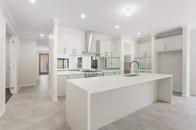 Fifth view of Homely house listing, 7 Eaglemont Way, Werribee VIC 3030
