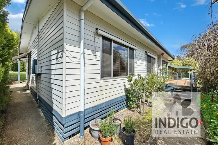 8 Isaacs Avenue, Yackandandah VIC 3749